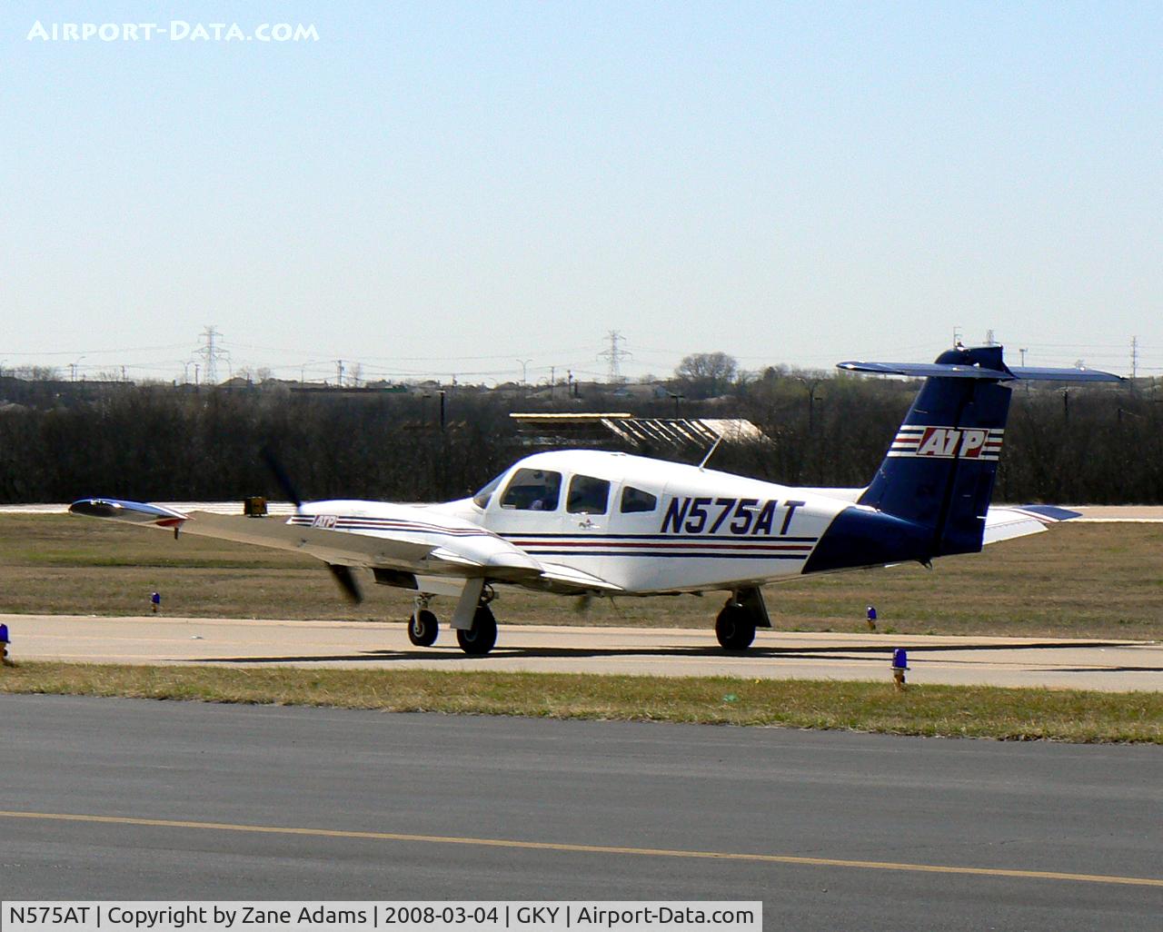 N575AT, 2005 Piper PA-44-180 Seminole C/N 4496203, ATP At Arlington Municipal