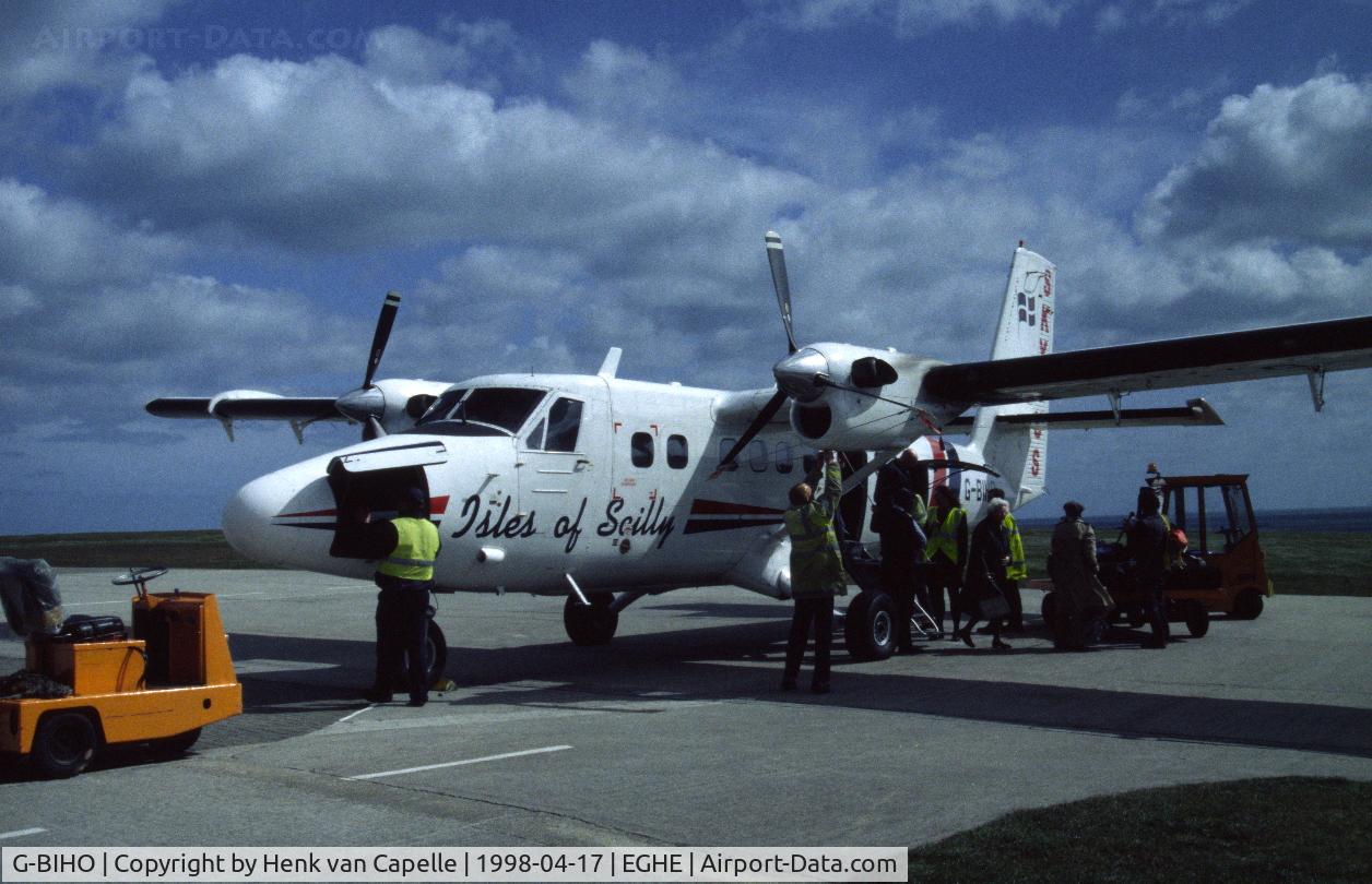 G-BIHO, 1981 De Havilland Canada DHC-6-310 Twin Otter C/N 738, Skybus Twin-Otter at St Mary's airport (Scilly Isles, UK)