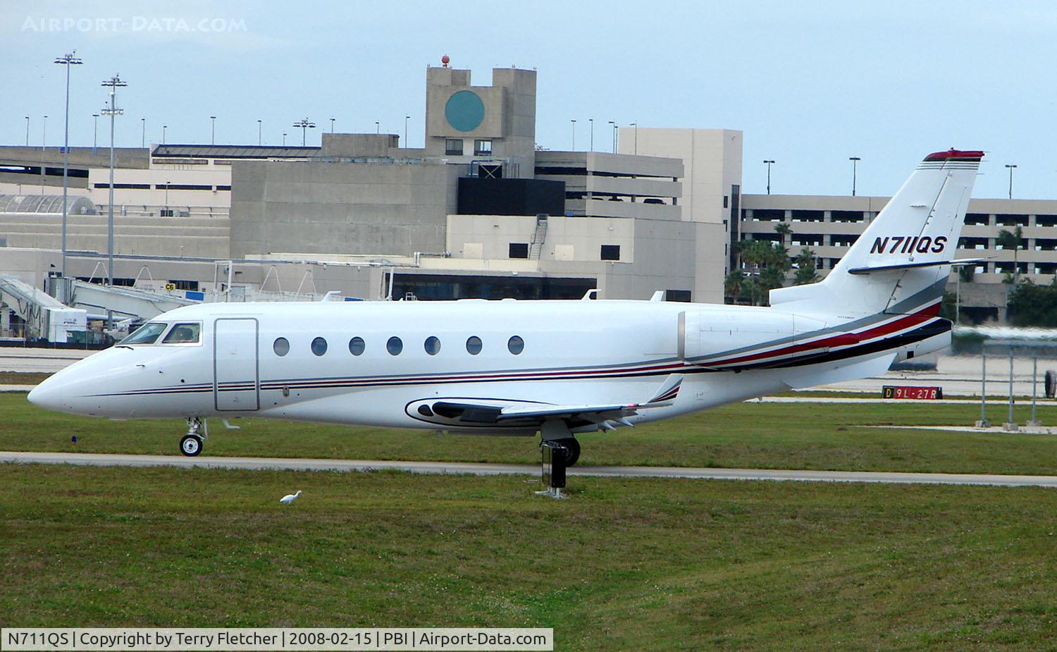 N711QS, 2006 Israel Aircraft Industries Gulfstream 200 C/N 129, The business aircraft traffic at West Palm Beach on the Friday before President's Day always provides the aviation enthusiast / photographer with a treat