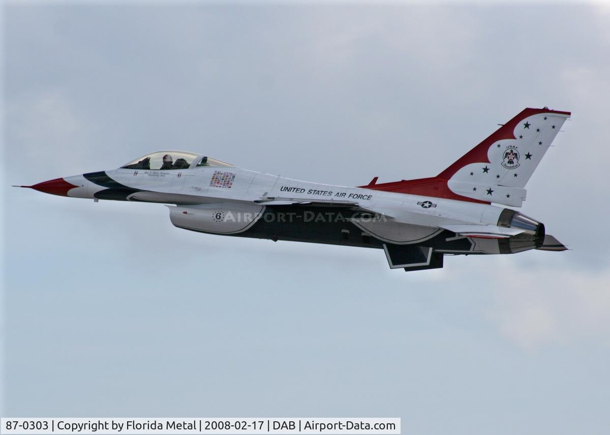 87-0303, 1987 General Dynamics F-16C Fighting Falcon C/N 5C-564, Thunderbirds taking off for a flyover of the Daytona 500