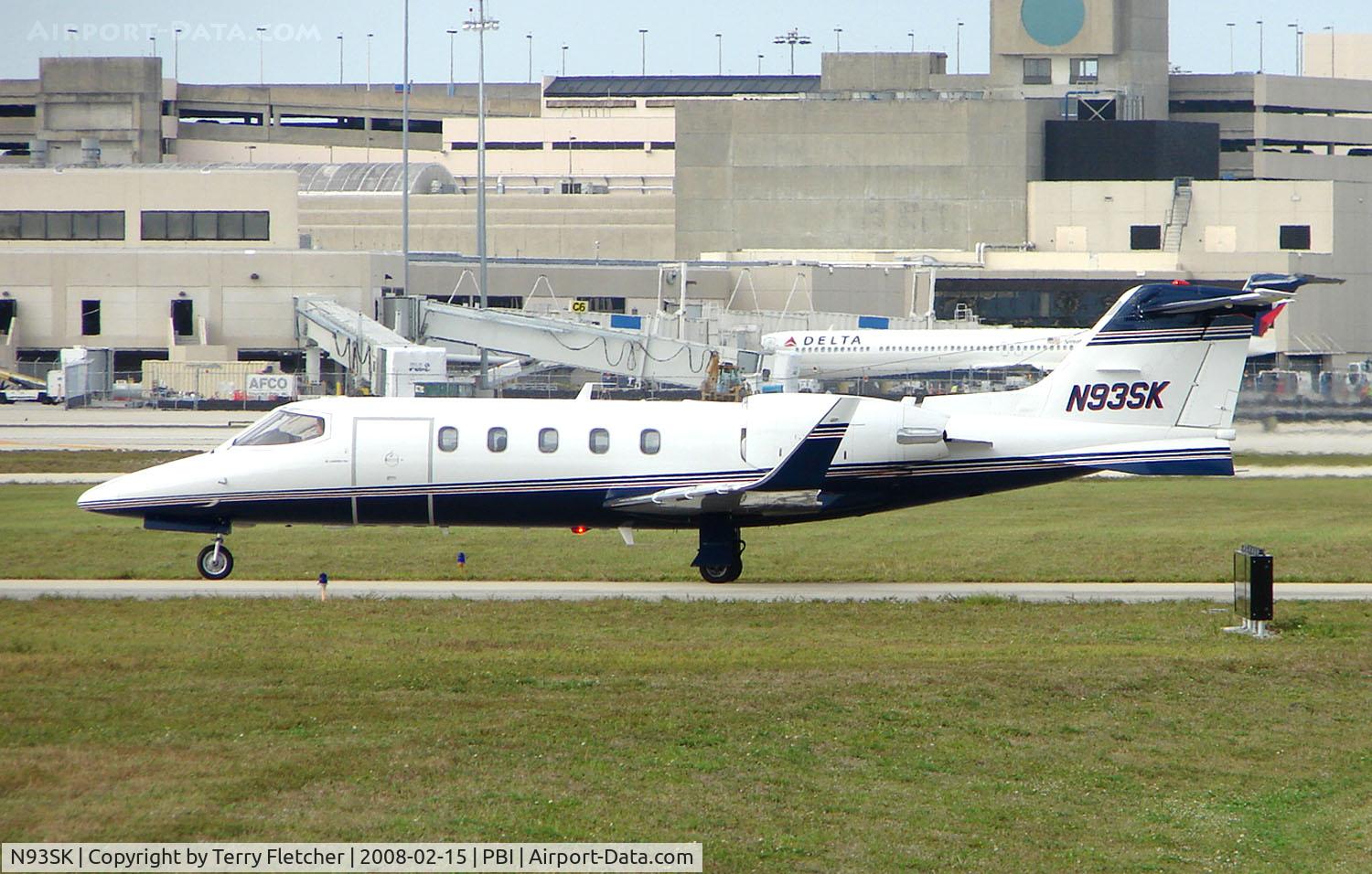 N93SK, 1991 Learjet 31 C/N 031, The business aircraft traffic at West Palm Beach on the Friday before President's Day always provides the aviation enthusiast / photographer with a treat