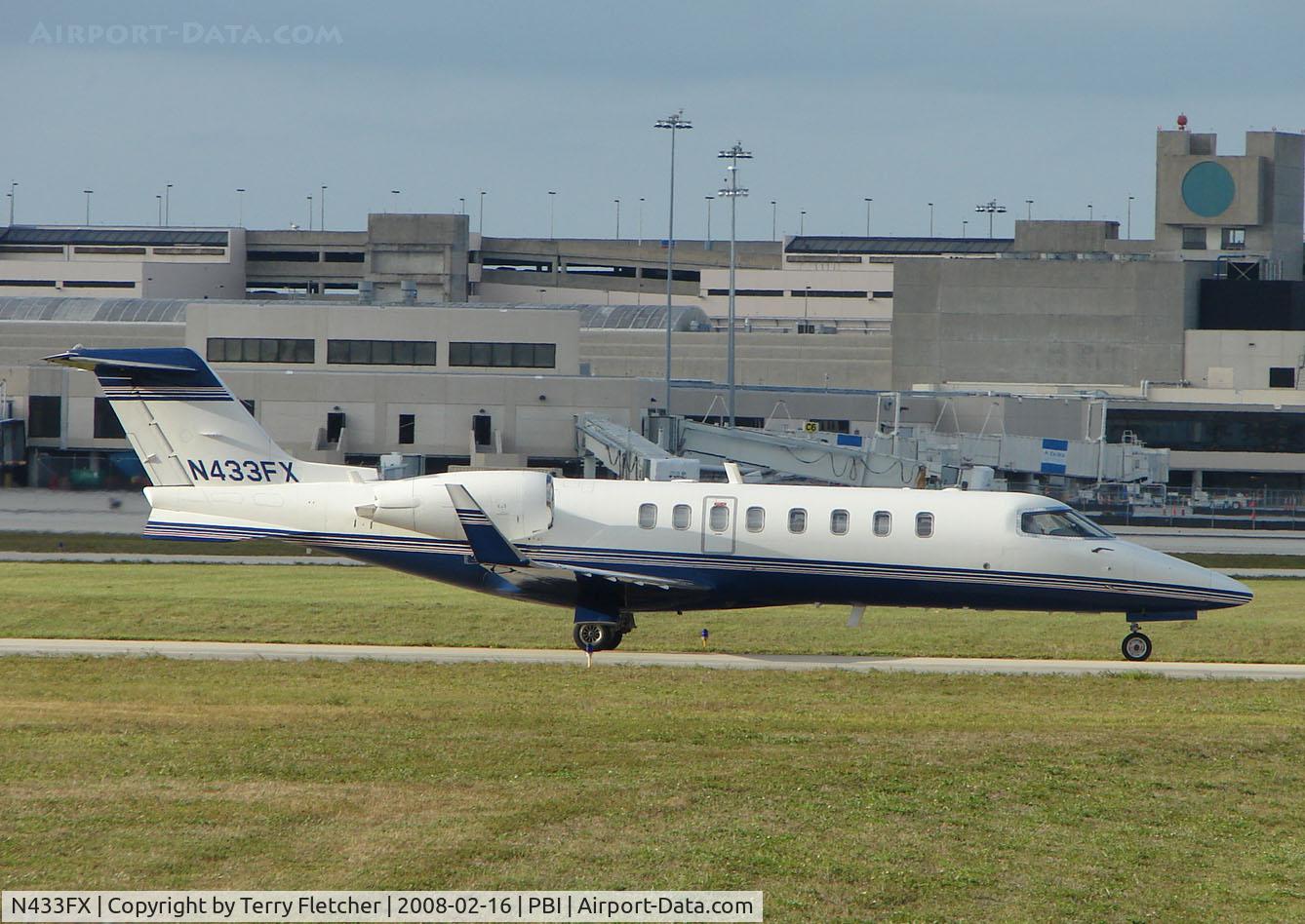 N433FX, 2002 Learjet 45 C/N 192, The business aircraft traffic at West Palm Beach on the Friday before President's Day always provides the aviation enthusiast / photographer with a treat