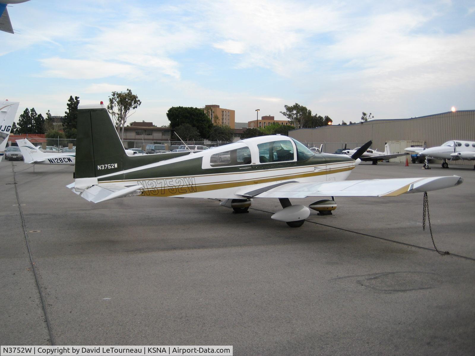 N3752W, Gulfstream American Corp AA-5B C/N AA5B-1188, N3753W