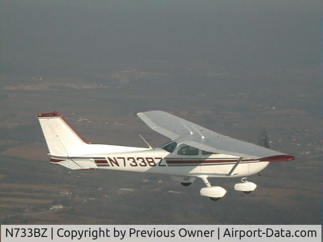 N733BZ, 1977 Cessna 172N C/N 17268180, In flight