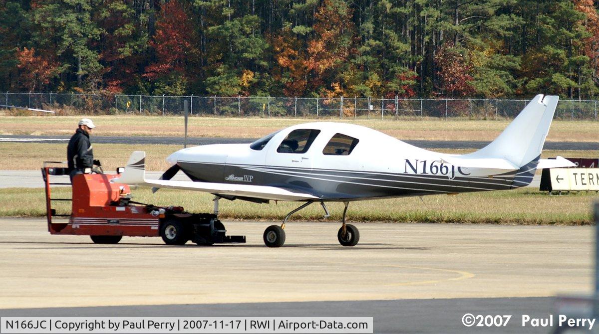 N166JC, 1997 Mahar Michael C IVP C/N LIV-166, Hooking up and pulling out