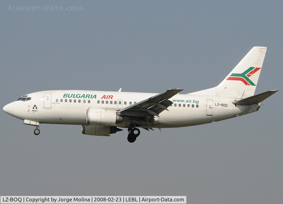 LZ-BOQ, 1992 Boeing 737-522 C/N 26687, On short final to RWY 25R.
