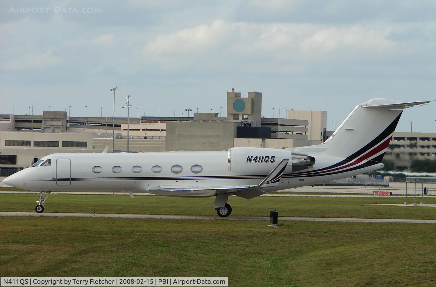 N411QS, 1997 Gulfstream Aerospace G-IV C/N 1311, The business aircraft traffic at West Palm Beach on the Friday before President's Day always provides the aviation enthusiast / photographer with a treat