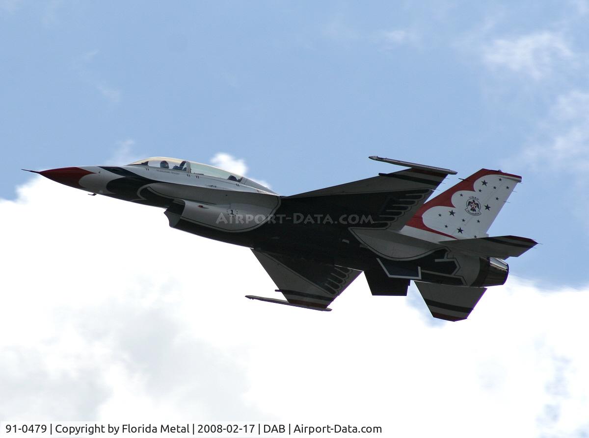 91-0479, 1991 General Dynamics F-16D Fighting Falcon C/N CD-34, Thunderbirds taking off for a flyover of the Daytona 500