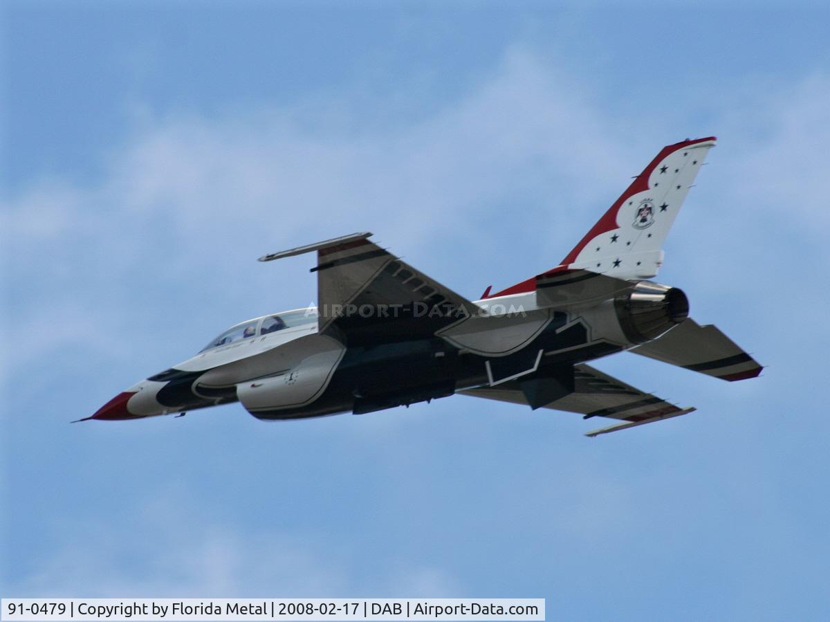 91-0479, 1991 General Dynamics F-16D Fighting Falcon C/N CD-34, Thunderbirds taking off for a flyover of the Daytona 500