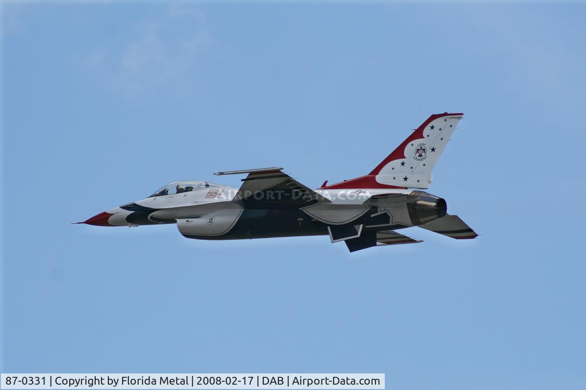 87-0331, General Dynamics F-16C Fighting Falcon C/N 5C-592, Thunderbirds taking off for a flyover of the Daytona 500