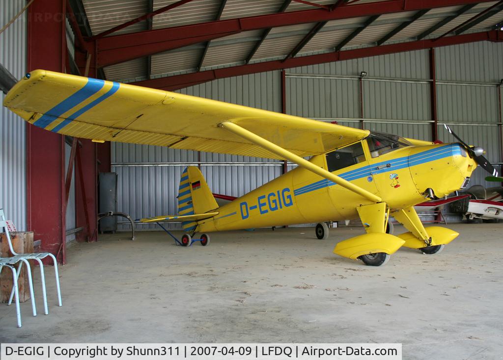 D-EGIG, 1946 Luscombe 8F Silvaire C/N 4252, Based in this small airfield...