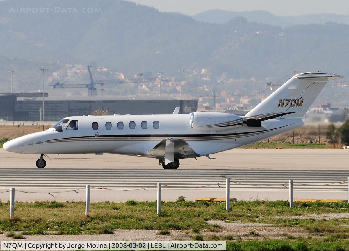 N7QM, 2004 Cessna 525A CitationJet CJ2 C/N 525A-0214, Clear for take off RWY 25L.
