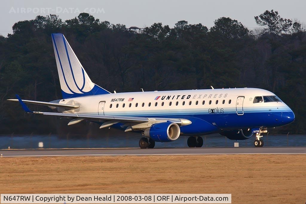 N647RW, 2005 Embraer 170SE (ERJ-170-100SE) C/N 17000067, United Express (Operated by Shuttle America) N647RW (FLT TCF7733) on takeoff roll on RWY 23 enroute to Washington Dulles Int'l (KIAD).