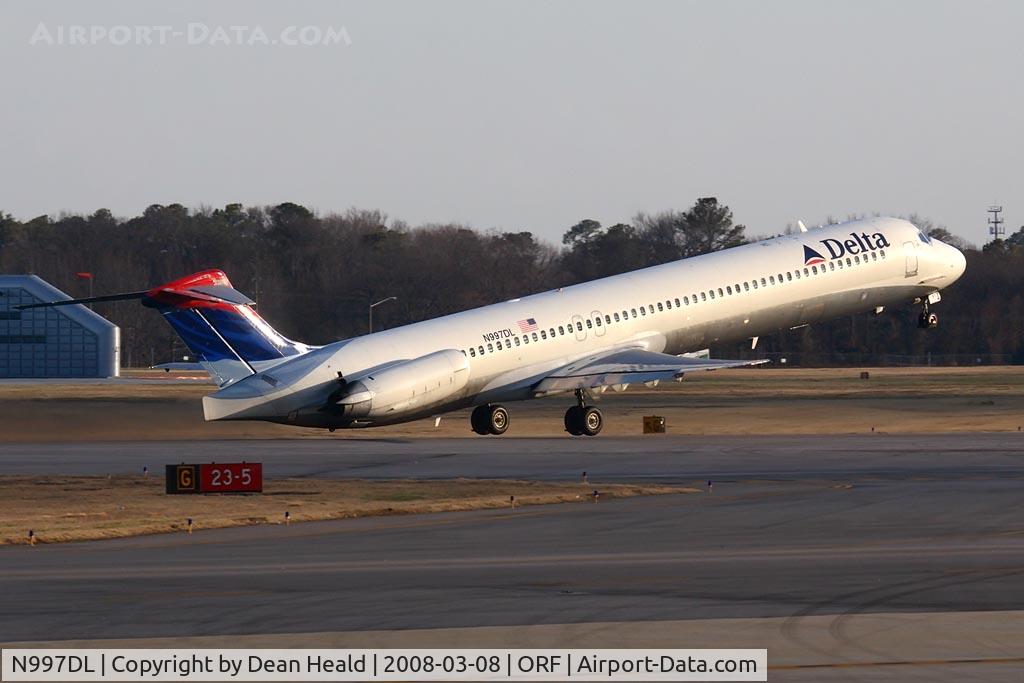 N997DL, 1992 McDonnell Douglas MD-88 C/N 53364, Delta Airlines N997DL (FLT DAL719) departing RWY 23 enroute to Hartsfield-Jackson Atlanta Int'l (KATL). The pilot may have slightly over-rotated, because tail is closer to the ground than usual.