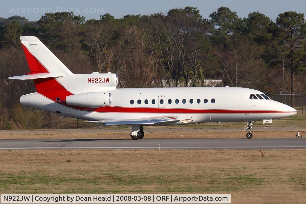 N922JW, 1987 Dassault Falcon 900 C/N 36, SC Johnson & Son Inc 1987 Dassault-Breguet Mystere Falcon 900 N922JW on takeoff roll on RWY 23.