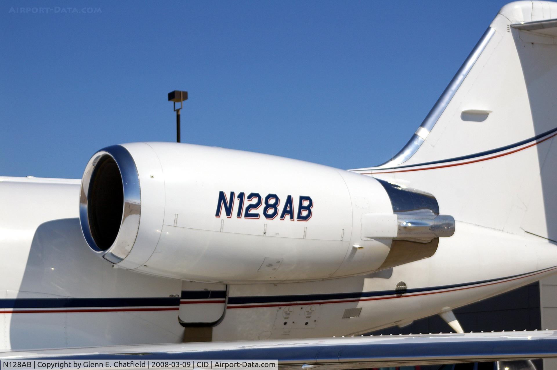 N128AB, 2002 Gulfstream Aerospace G-IV (G400) C/N 1501, Parked at Landmark