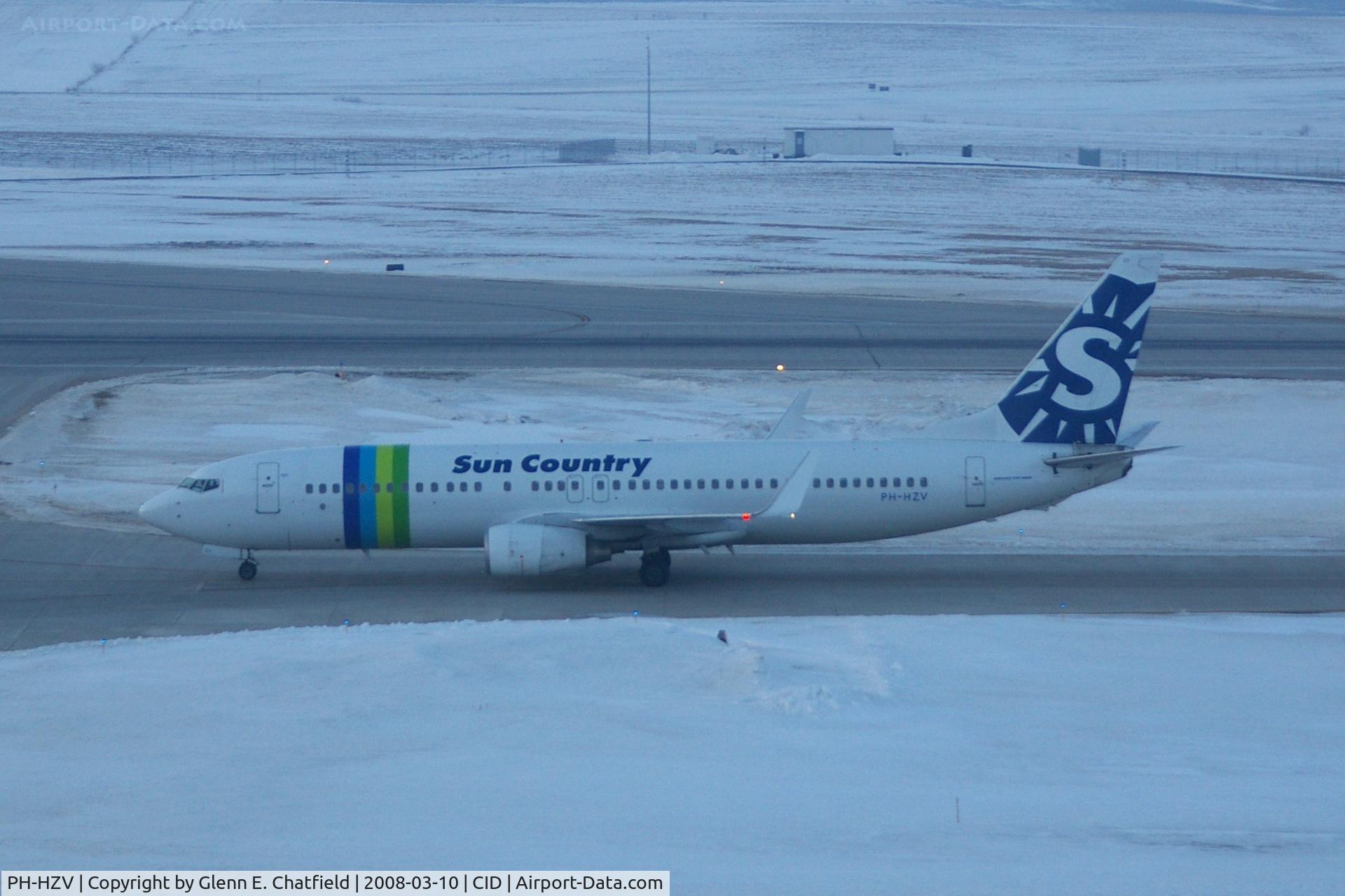 PH-HZV, 2002 Boeing 737-8K2 C/N 30650, Taxiing to ramp on Alpha before the sun is up