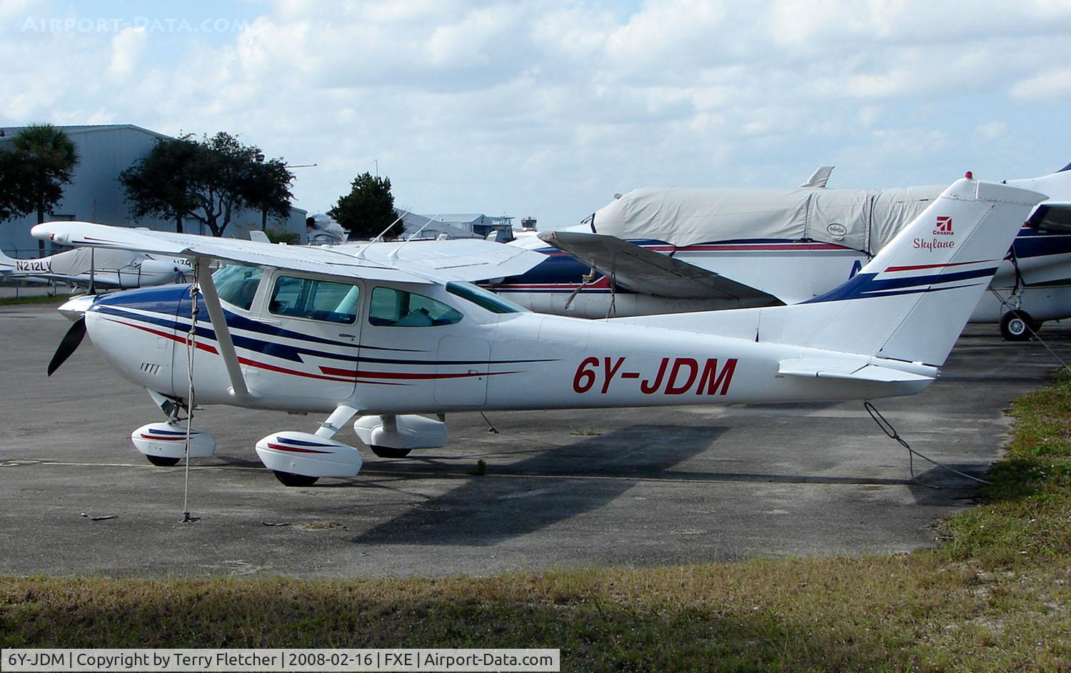6Y-JDM, 1977 Cessna 182Q Skylane C/N 18265691, Jamaican Registered Cessna 182Q at FXE in Feb 2008