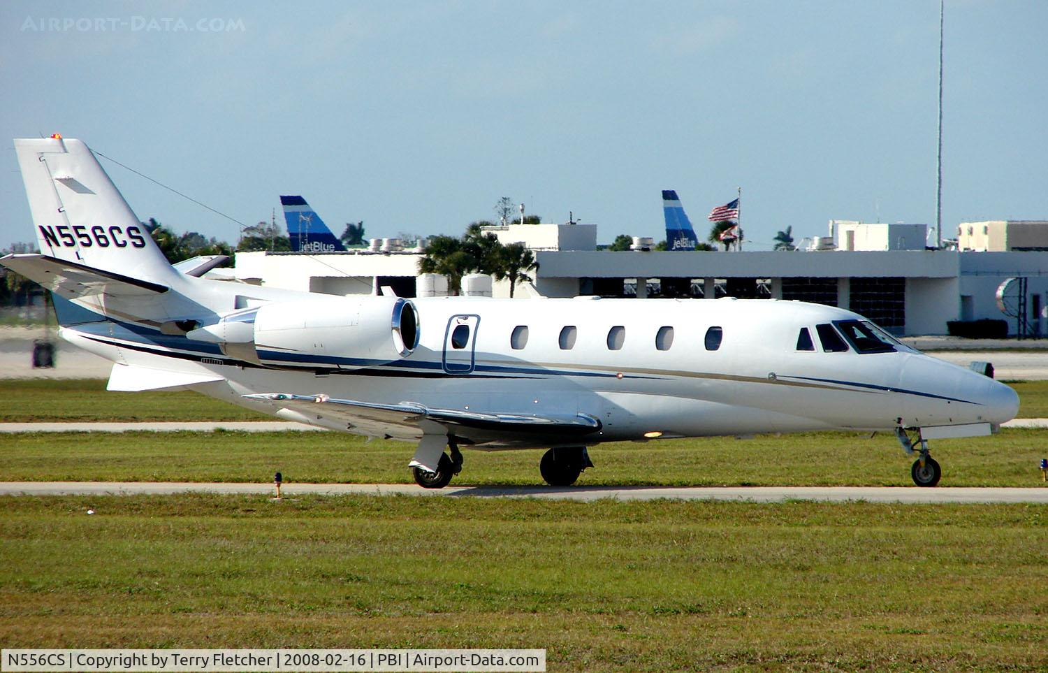 N556CS, 2005 Cessna 560XL C/N 560-5577, Citation 560 Excel taxies in at West Palm Beach