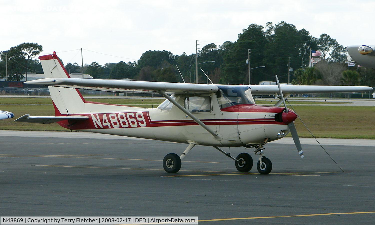 N48869, 1977 Cessna 152 C/N 15281014, Cessna 172 at Deland , Florida