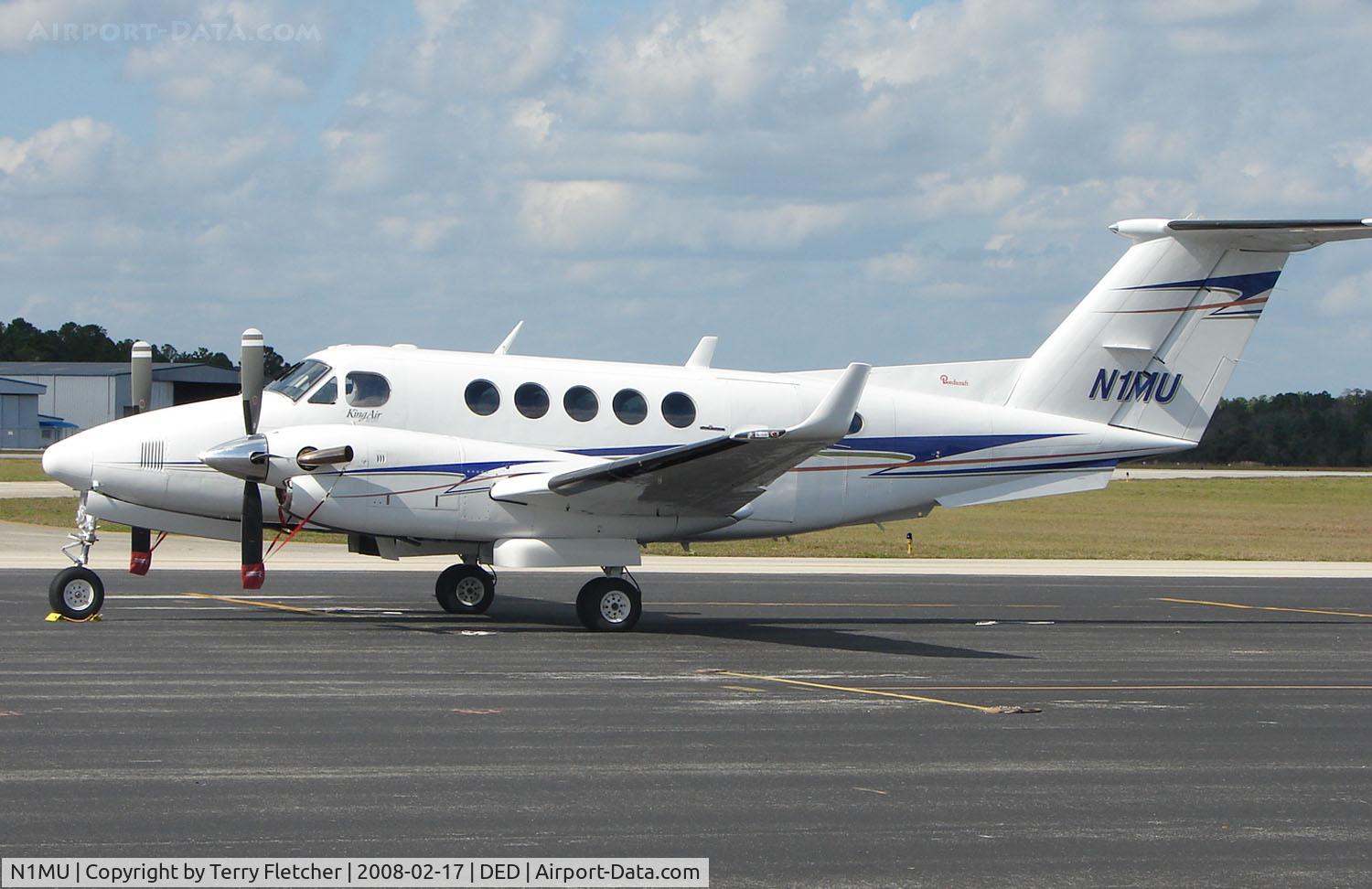 N1MU, 1986 Beech B200 King Air C/N BB-1245, Beech 200 at Deland , Florida