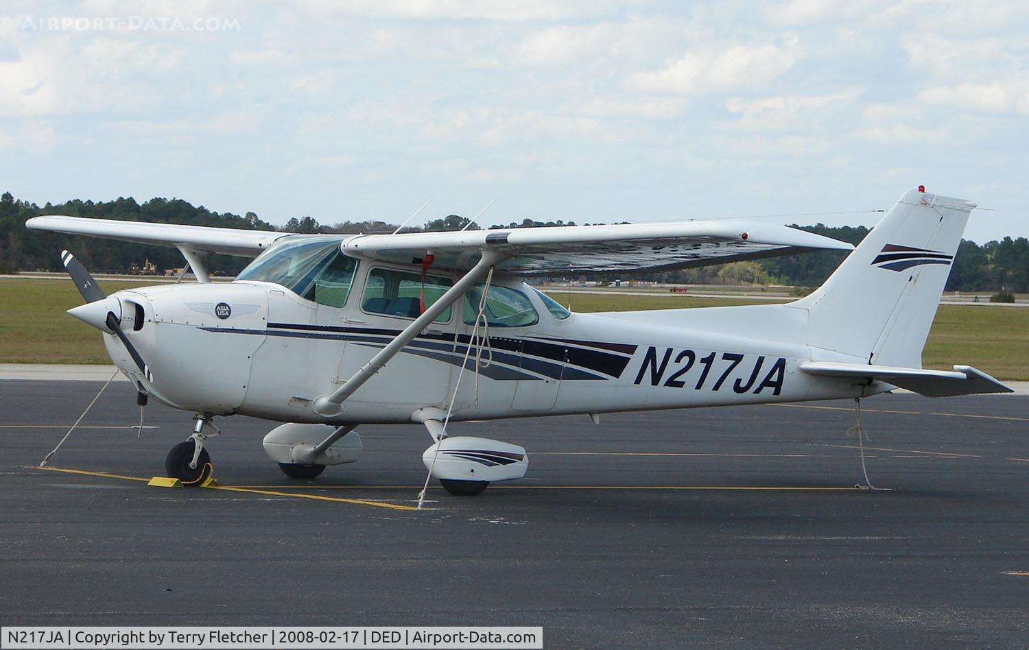 N217JA, 1982 Cessna 172P C/N 17275623, Cessna 172P at Deland , Florida