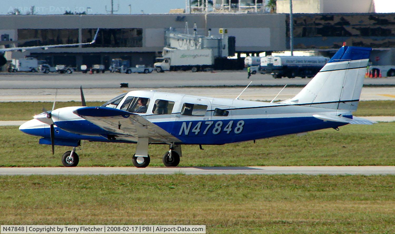 N47848, 1977 Piper PA-34-200T C/N 34-7870008, Piper PA-34-200T taxies out at West Palm Beach