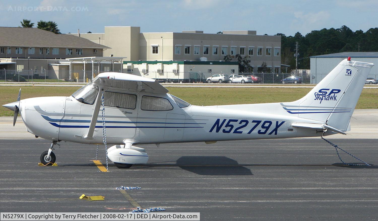 N5279X, 2003 Cessna 172S C/N 172S9324, Cessna 172S at Deland , Florida