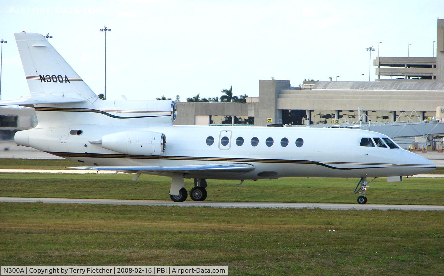 N300A, Gulfstream Aerospace GV-SP (G550) C/N 5309, Falcon 50 taxies in at West Palm Beach