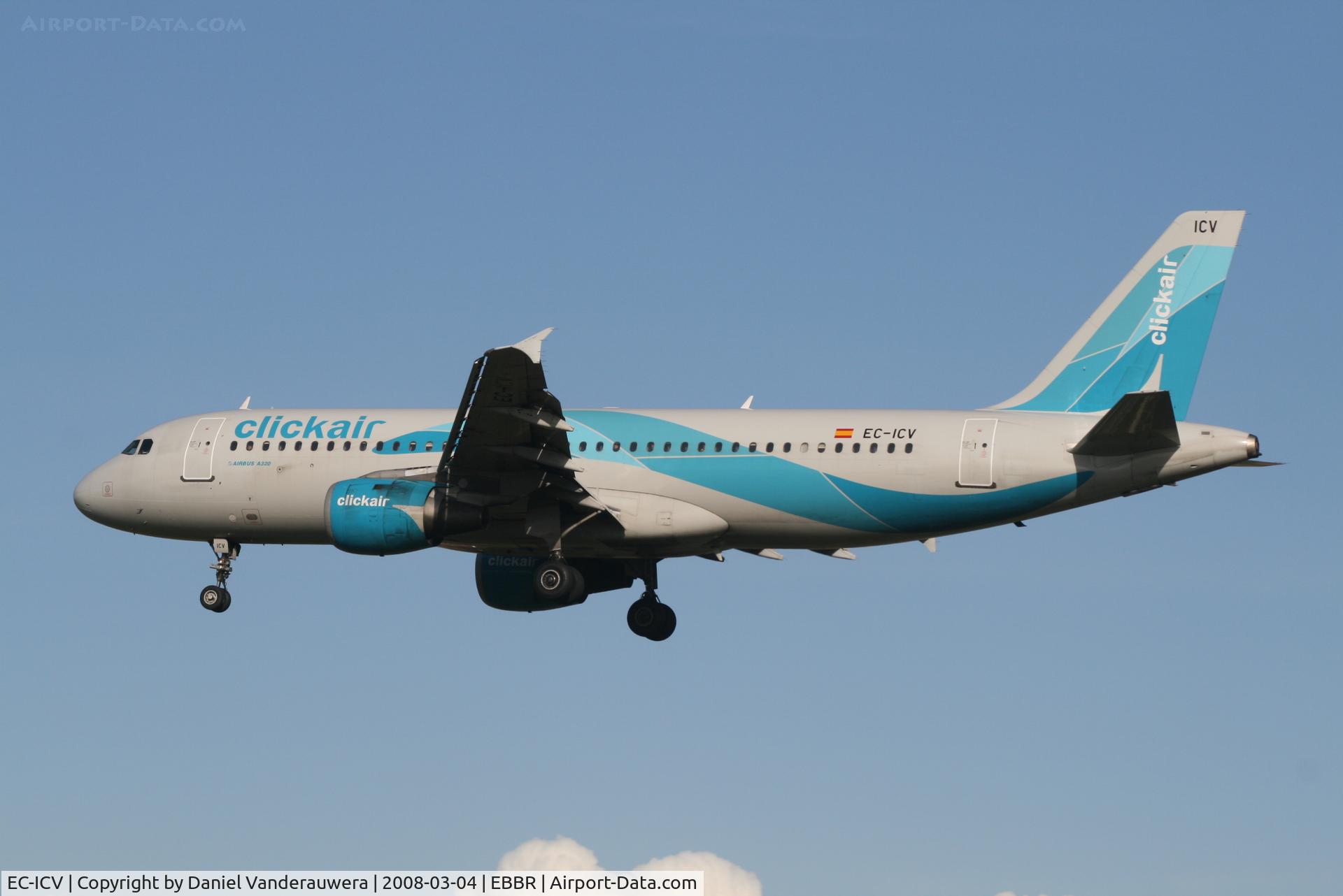 EC-ICV, 1992 Airbus A320-211 C/N 312, arrival of flight XG1241 to rwy 25L