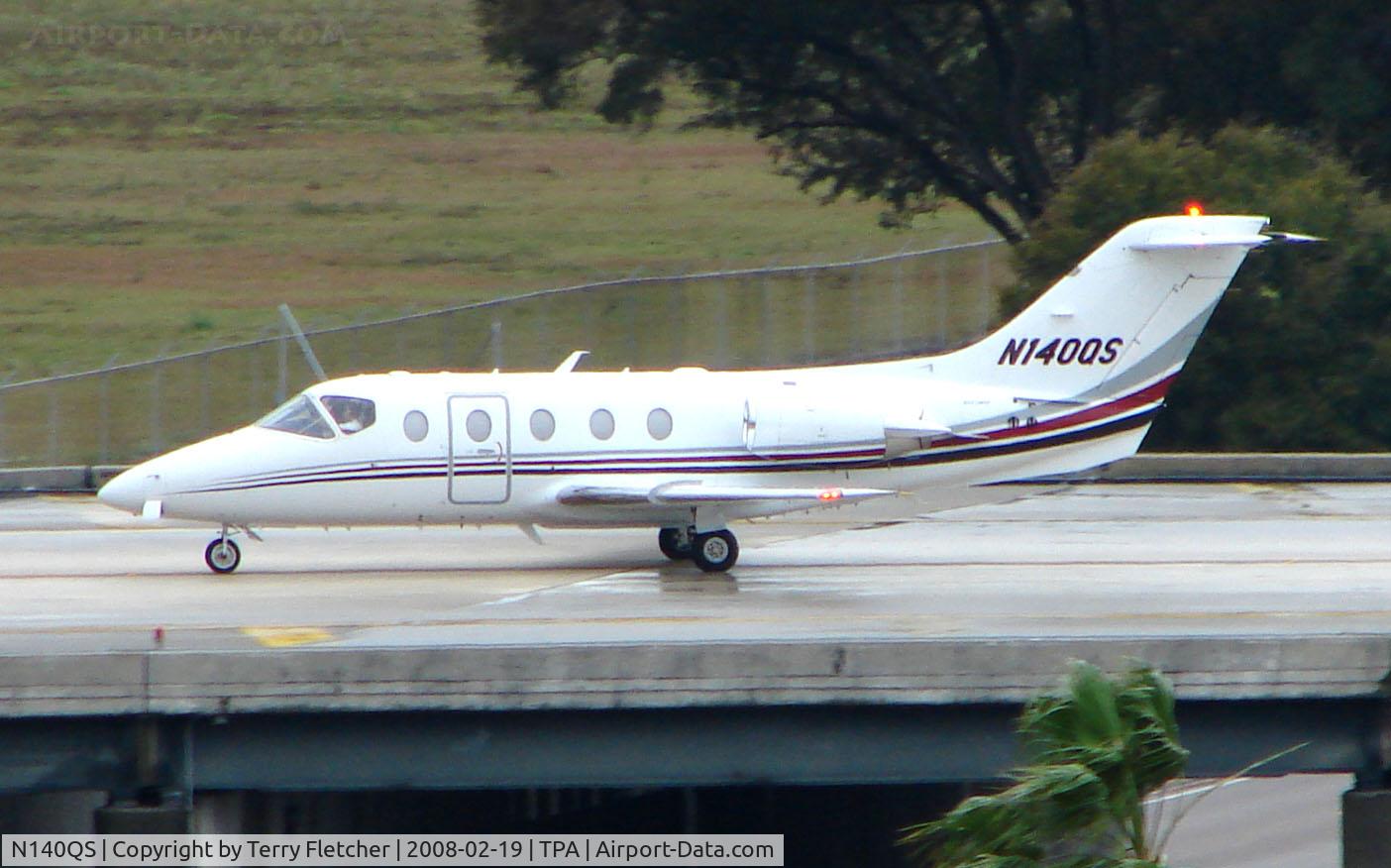 N140QS, 2005 Beech 400A Beechjet C/N RK-406, Beechjet 400 taxies in at Tampa