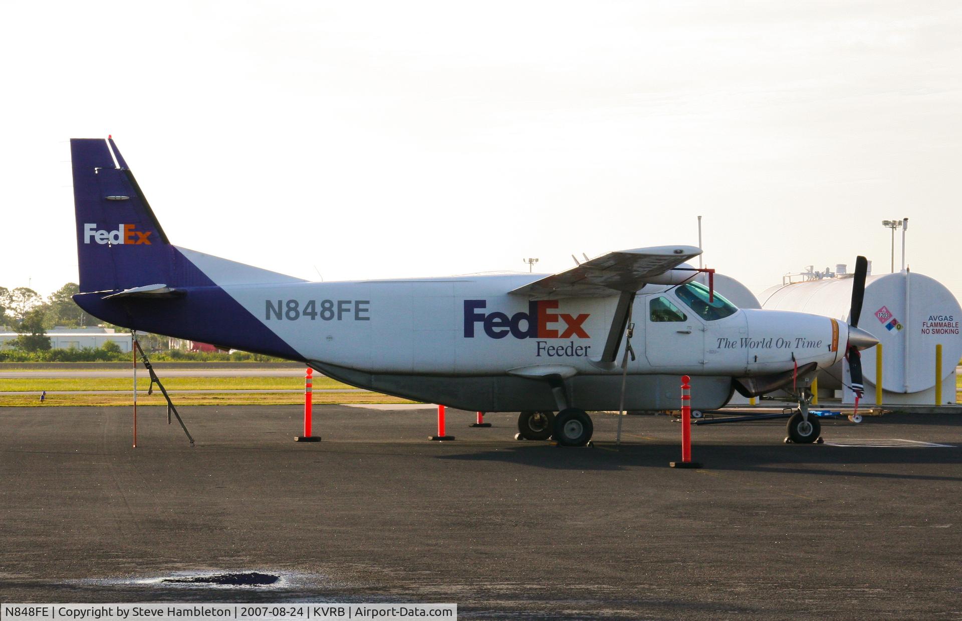 N848FE, 1989 Cessna 208B Super Cargomaster C/N 208B0158, Fedex Caravan at Vero Beach, FL