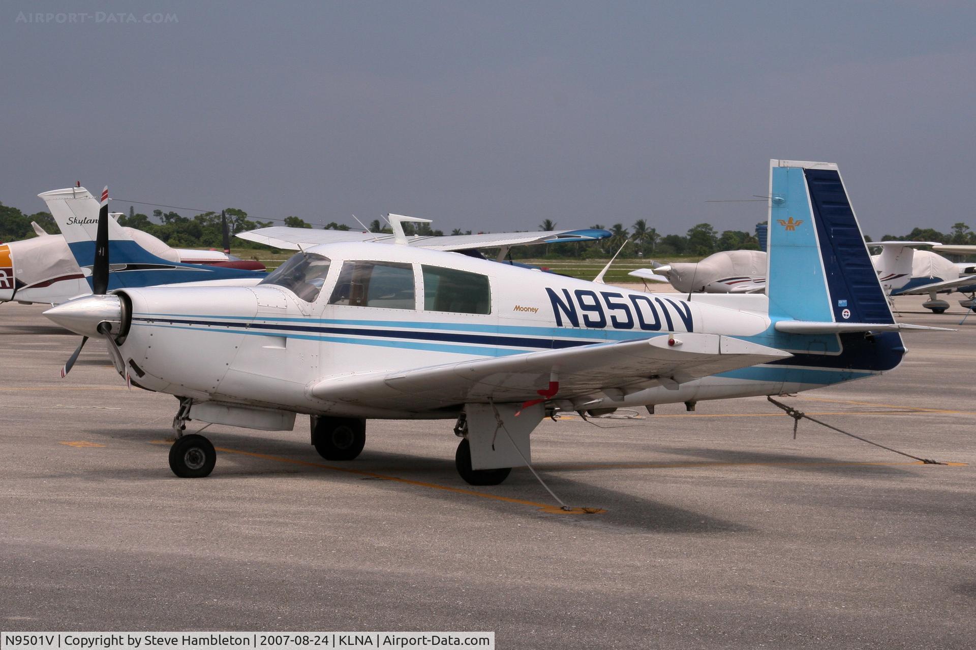 N9501V, 1969 Mooney M20E C/N 690021, Mooney M20E at Lantana, FL