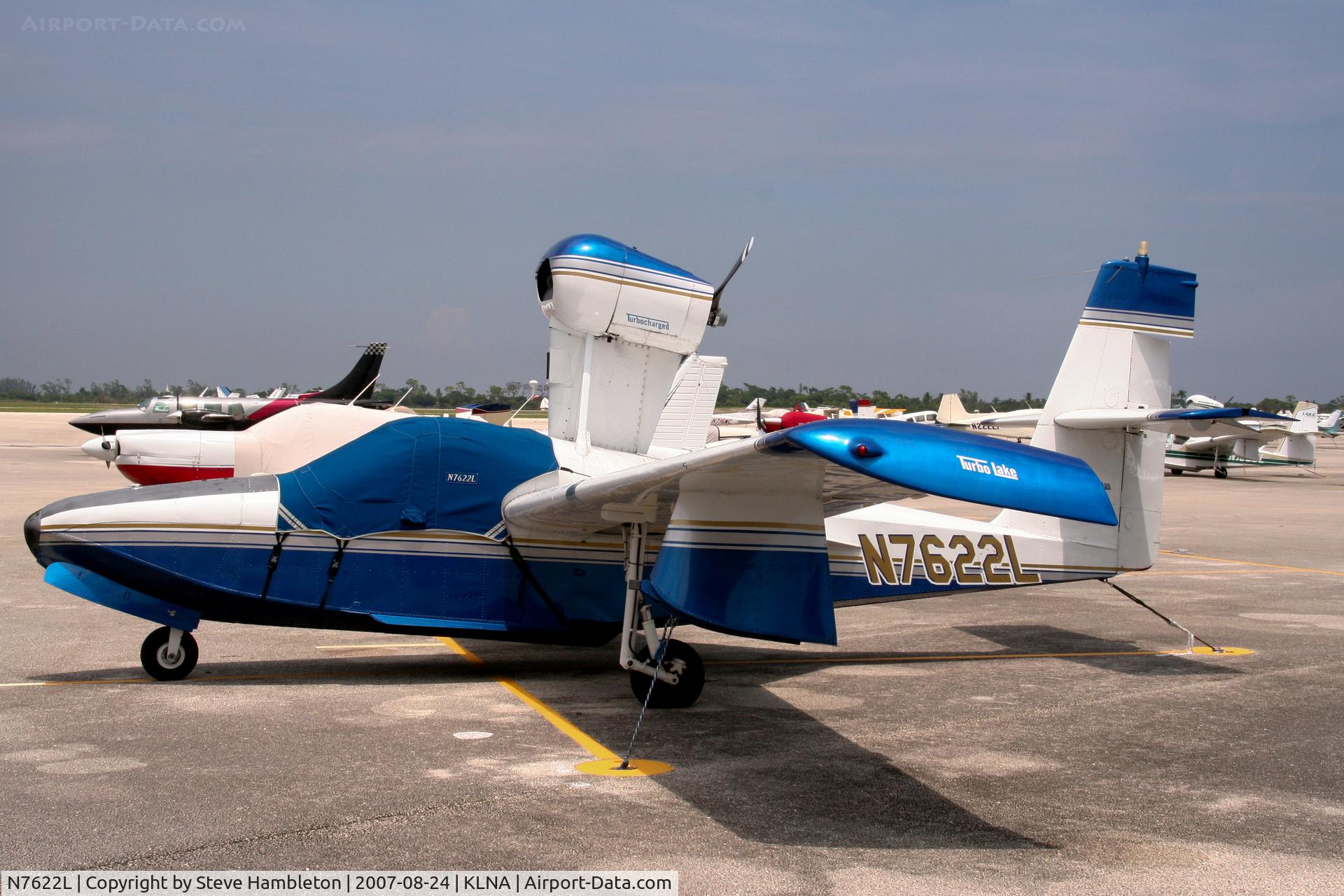 N7622L, 1968 Lake LA-4 C/N 395, Smart looking Lake at Lantana, FL