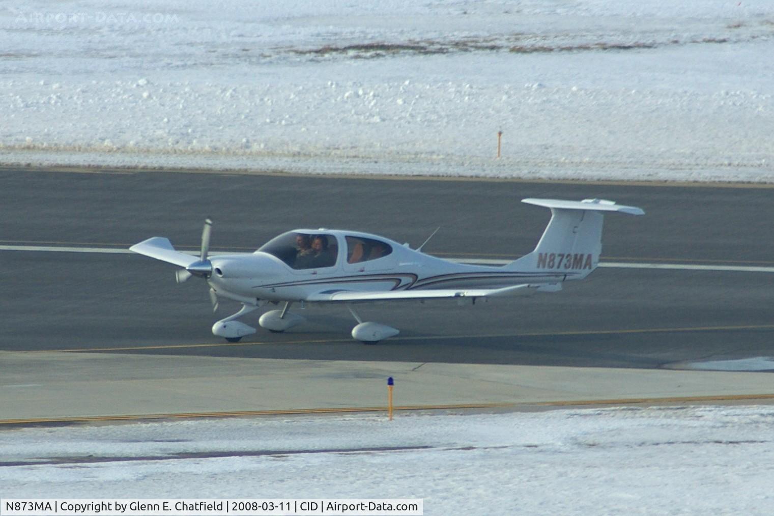 N873MA, 2007 Diamond DA-40 Diamond Star C/N 40.883, Taxiing to Runway 27 for departure.