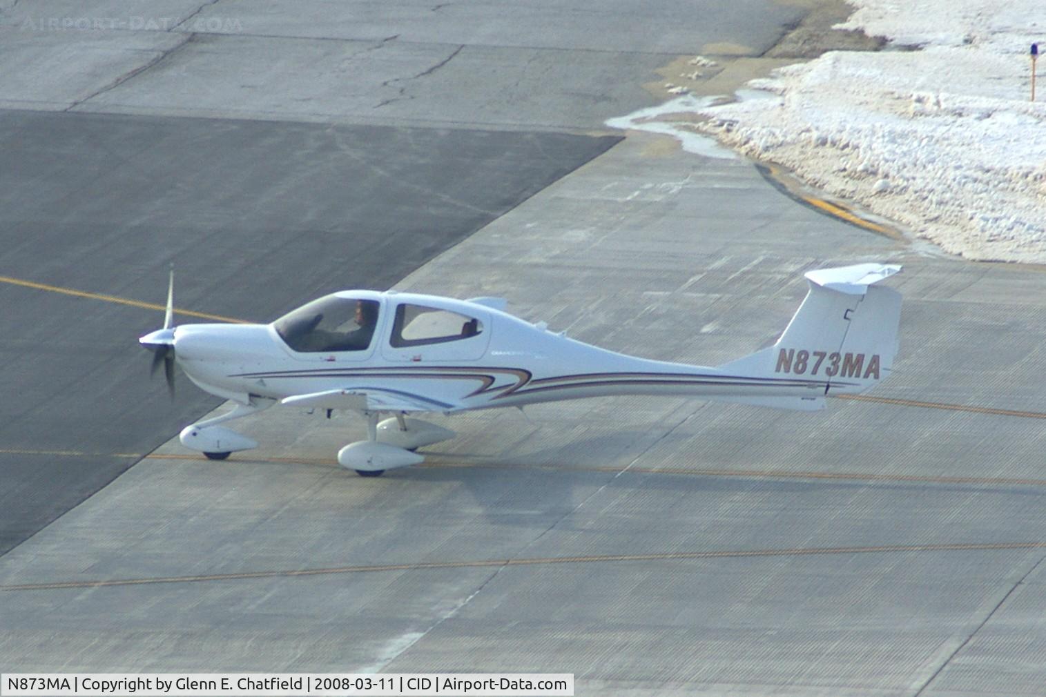 N873MA, 2007 Diamond DA-40 Diamond Star C/N 40.883, Taxiing to Runway 27 for departure.