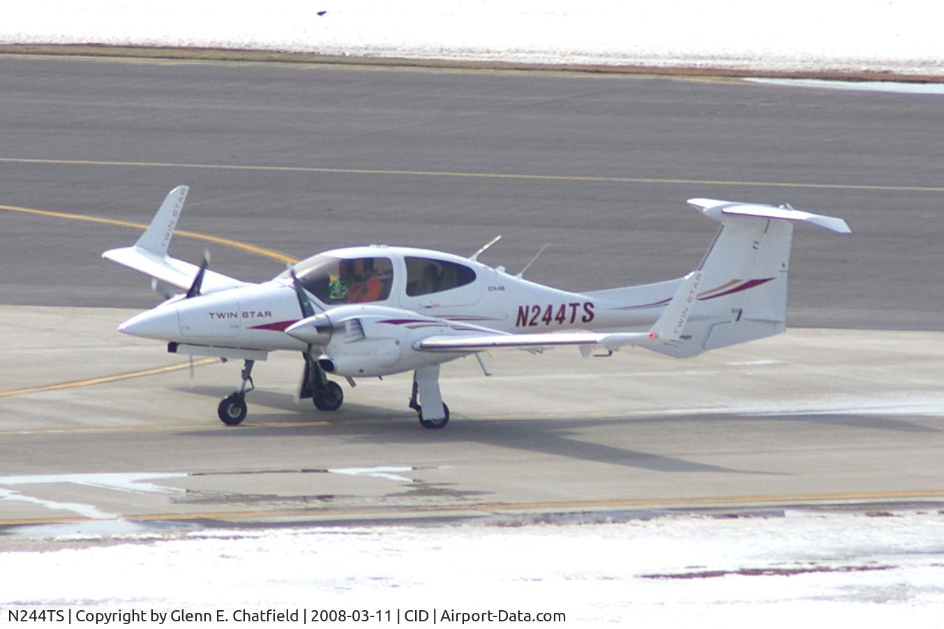 N244TS, 2007 Diamond DA-42 Twin Star C/N 42.AC044, Taxiing to Runway 27 for departure.