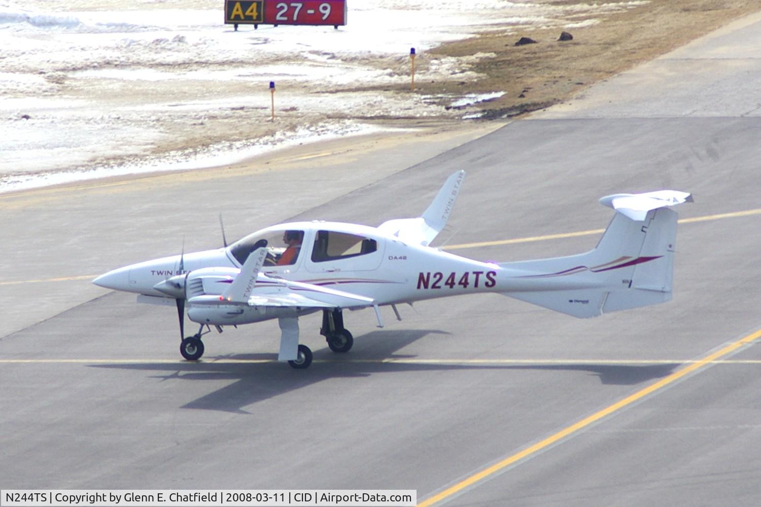 N244TS, 2007 Diamond DA-42 Twin Star C/N 42.AC044, Taxiing to Runway 27 for departure.