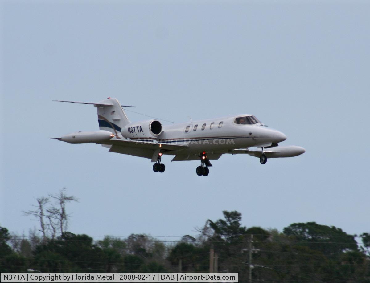 N37TA, 1975 Gates Learjet 35 C/N 034, Lear 35