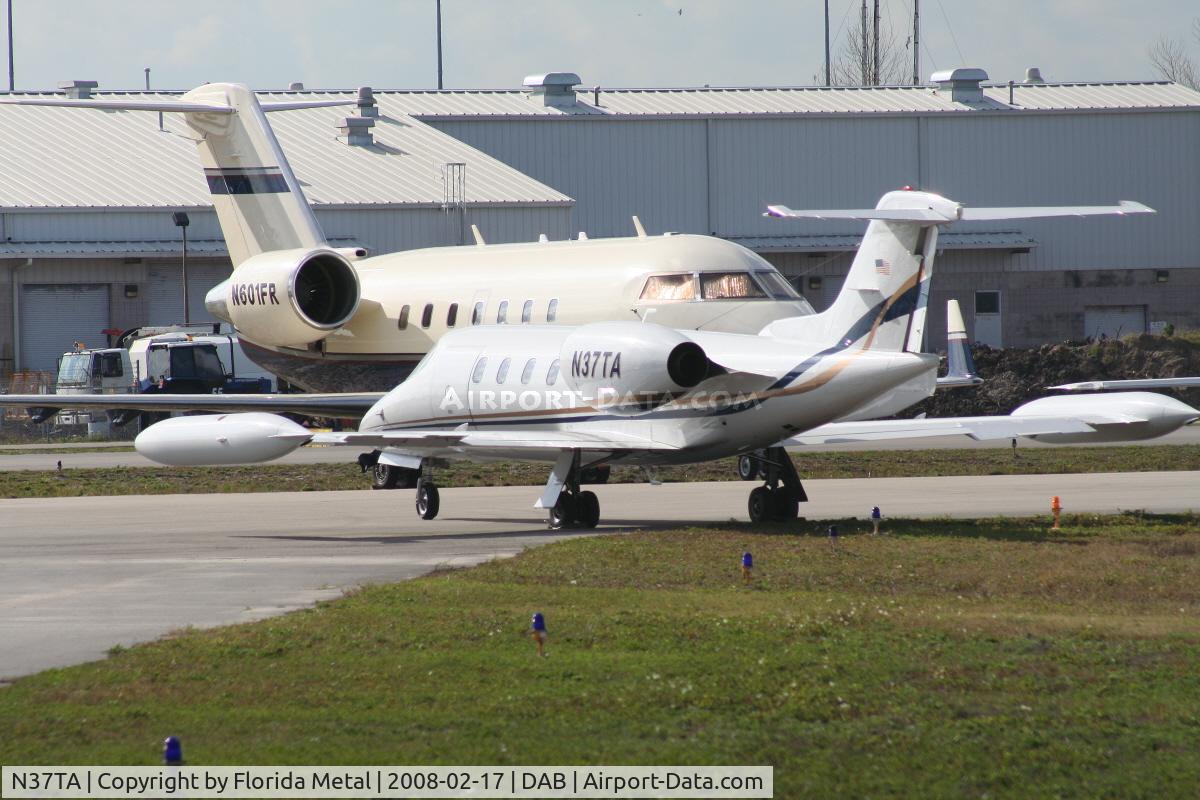 N37TA, 1975 Gates Learjet 35 C/N 034, Lear 35