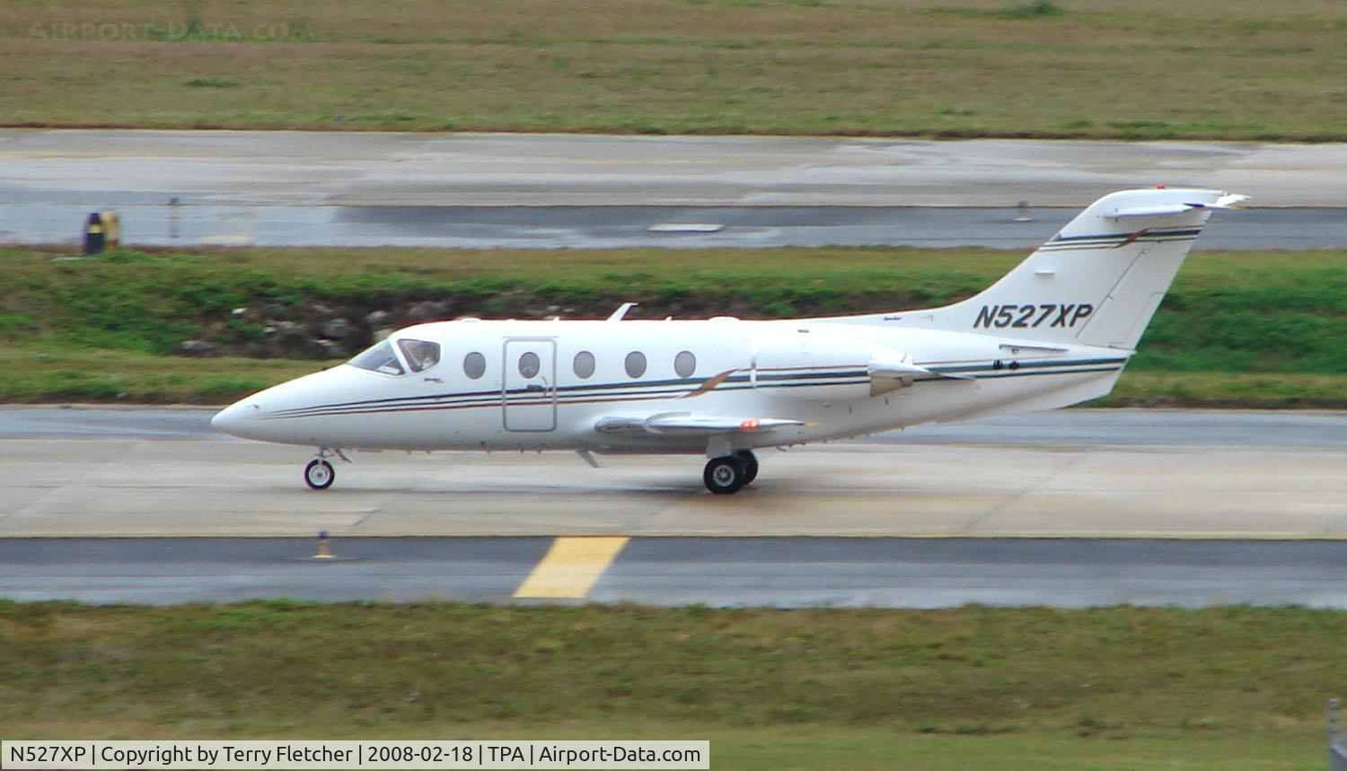 N527XP, 2007 Hawker Beechcraft 400A Beechjet C/N RK-527, Beechjet 400 taxying to the Executive ramp at Tampa