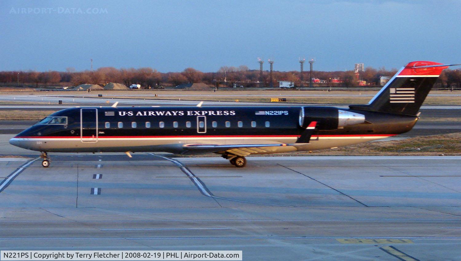 N221PS, 2004 Bombardier CRJ-200LR (CL-600-2B19) C/N 7889, US Airways CRJ arrives Philadelphia just before dusk