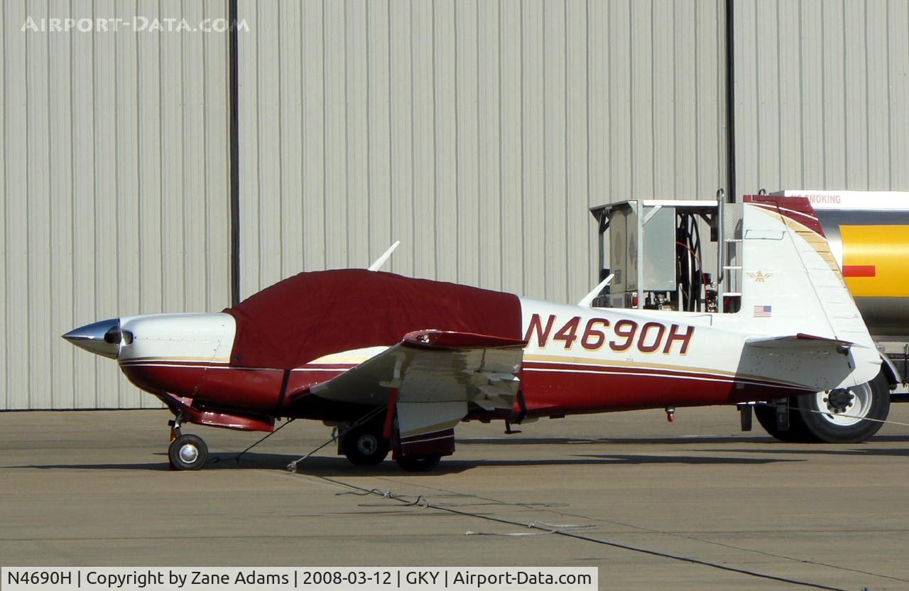 N4690H, 1979 Mooney M20J 201 C/N 24-0809, At Arlington Municipal