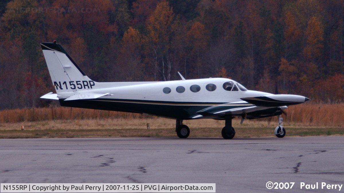 N155RP, 1981 Cessna 340A C/N 340A1265, Taxiing in to the tie-down area near the fuel pit
