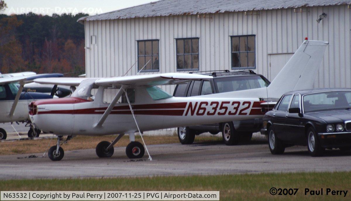 N63532, 1975 Cessna 150M C/N 15077377, Needing some spinner attention