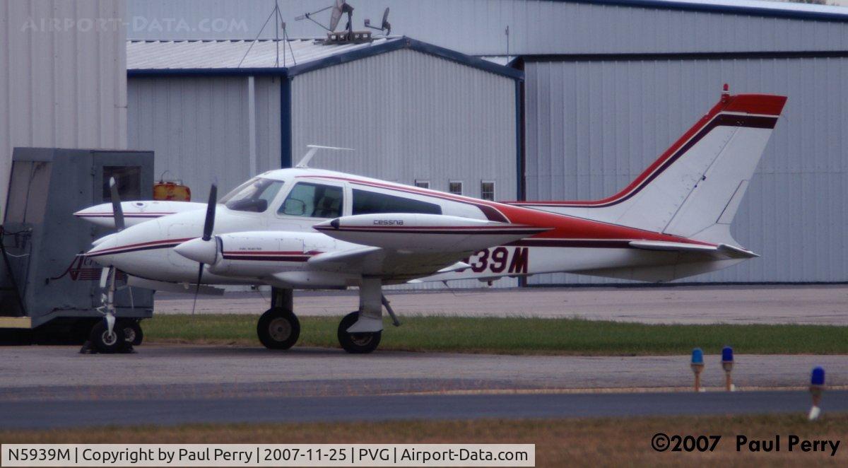 N5939M, 1969 Cessna 310P C/N 310P0239, Sleek, even with the large tail
