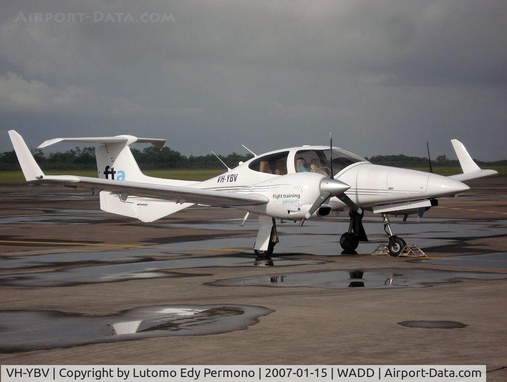 VH-YBV, Diamond DA-42 Twin Star C/N 42.209, Flight Training Adelaide