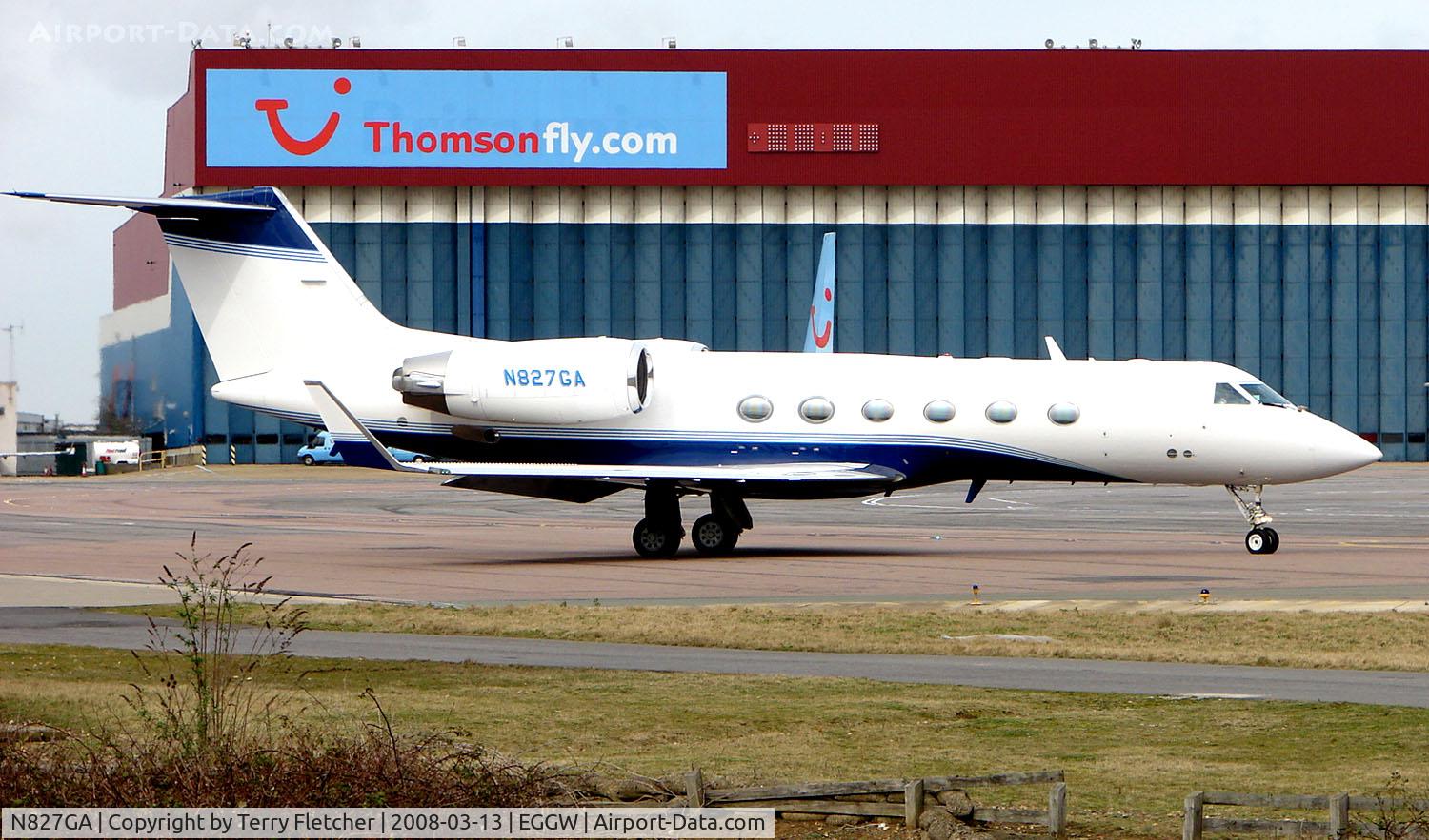 N827GA, 1999 Gulfstream Aerospace G-IV C/N 1391, Gulf 1159C pulls off stand to depart Luton