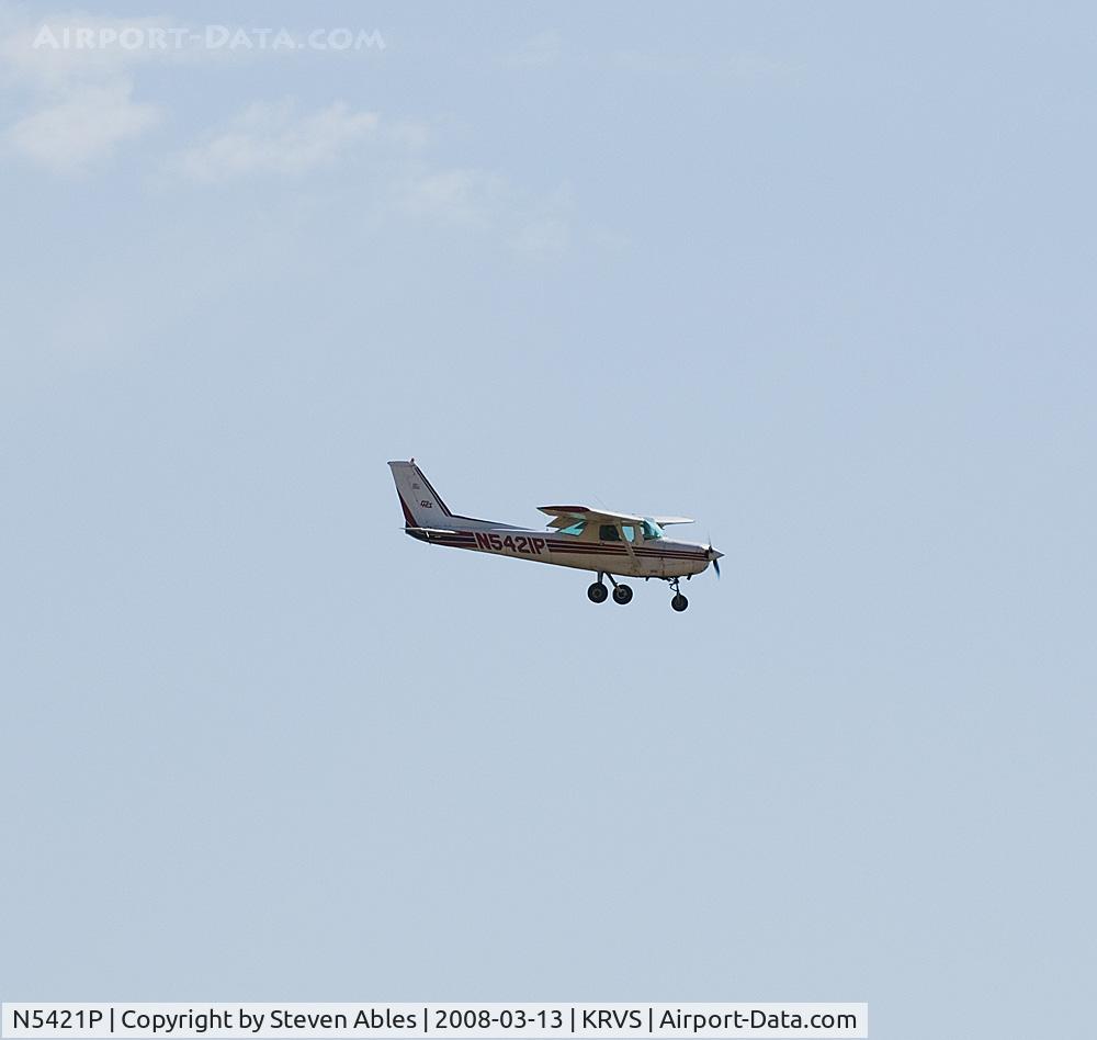N5421P, 1981 Cessna 152 C/N 15284943, A bit high on final at KRVS