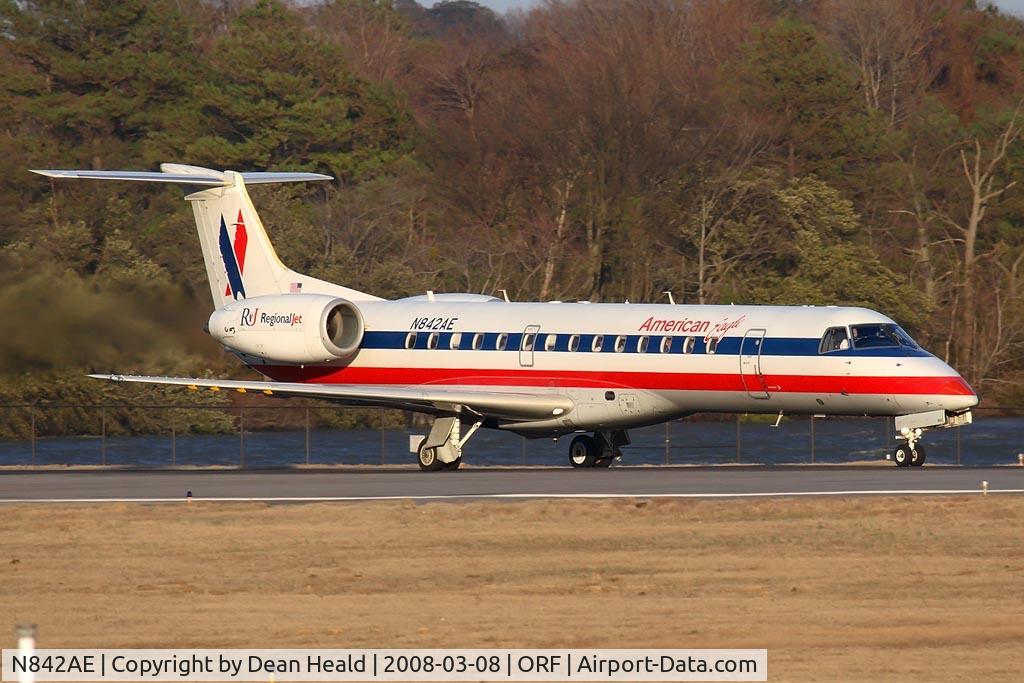 N842AE, 2002 Embraer ERJ-140LR (EMB-135KL) C/N 145673, American Eagle N842AE (FLT EGF215) on takeoff roll on RWY 23 enroute to Miami Int'l (KMIA).